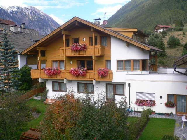 Residence Tauber Вальес Экстерьер фото